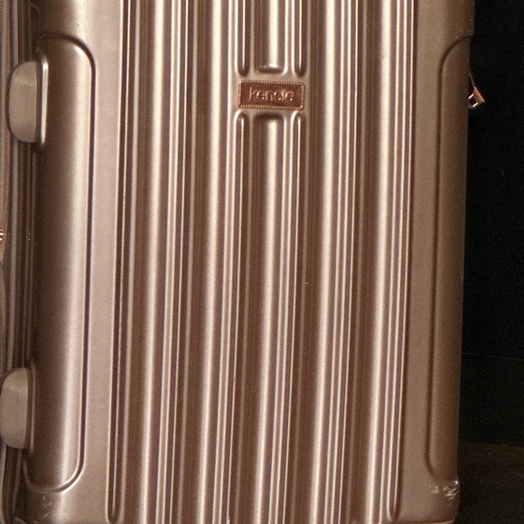 Kensie suitcase - Picture 1 of 4